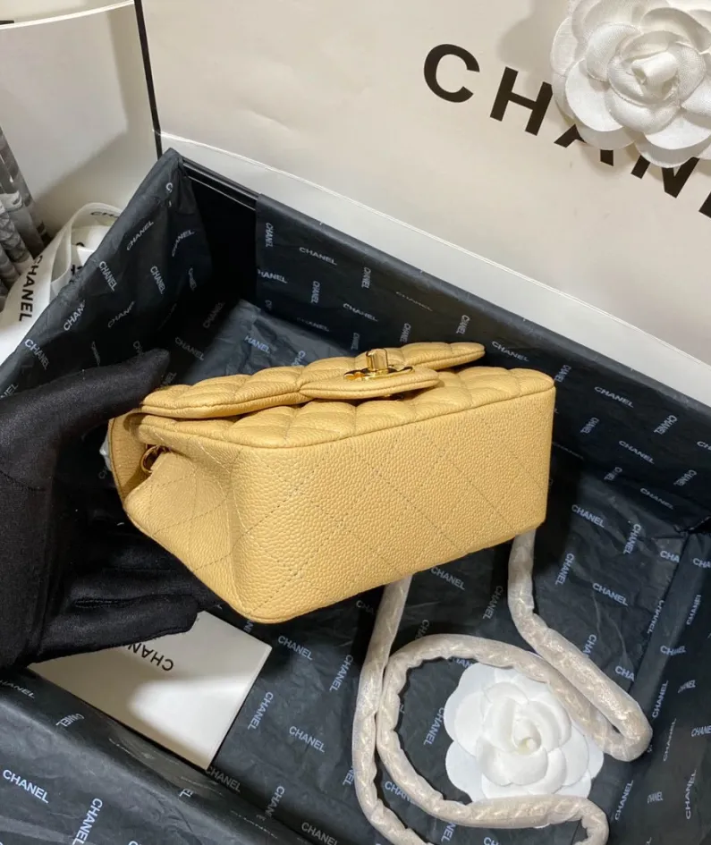 Lambskin Model: 1115 Size: 17cm