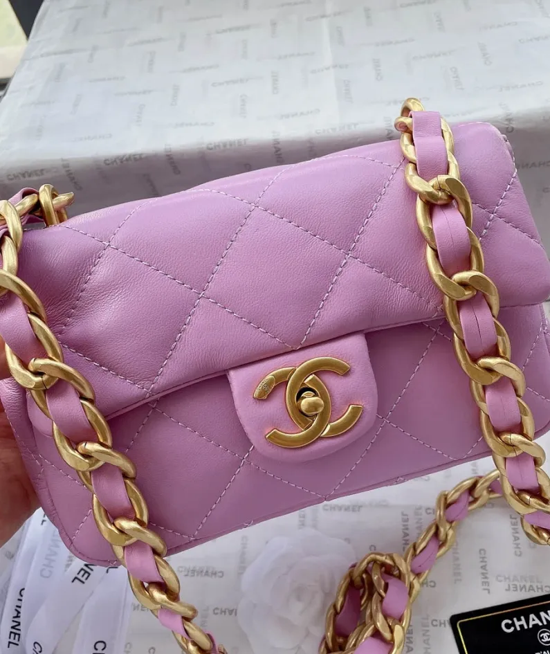 Chanel size: 21x12cm