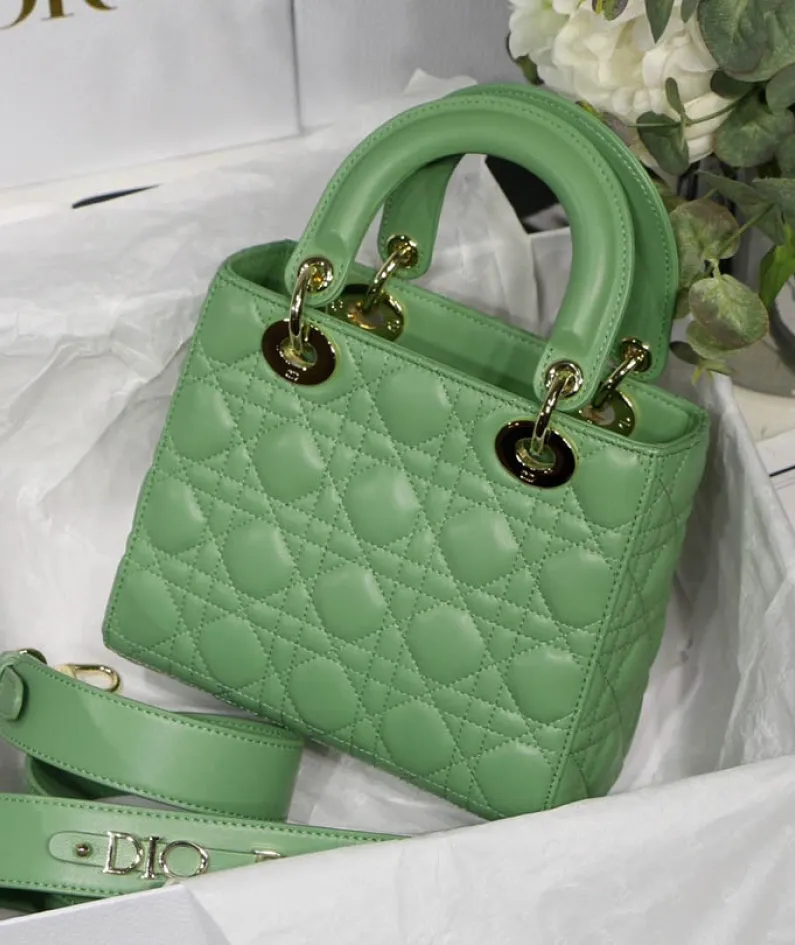 Size: 20x16.5x 8cm
