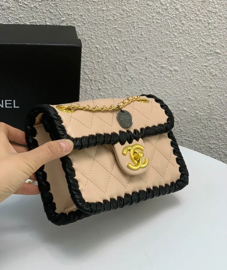 Lambskin Size: 19cm