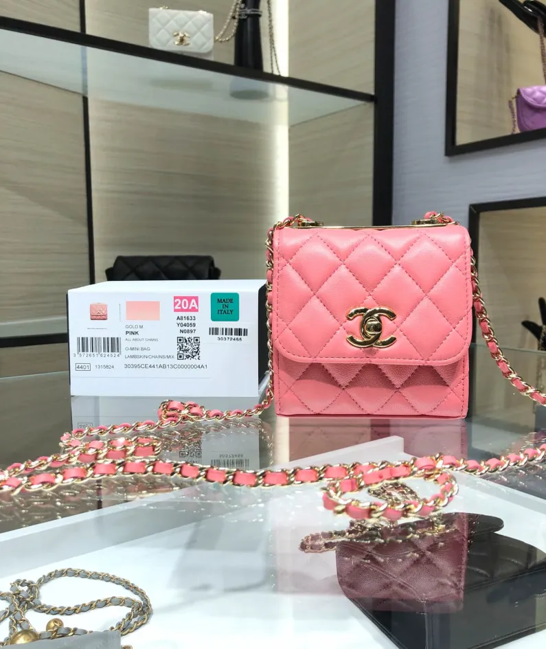Coin Purse Lambskin Size: 11*11*5 A81633Y
