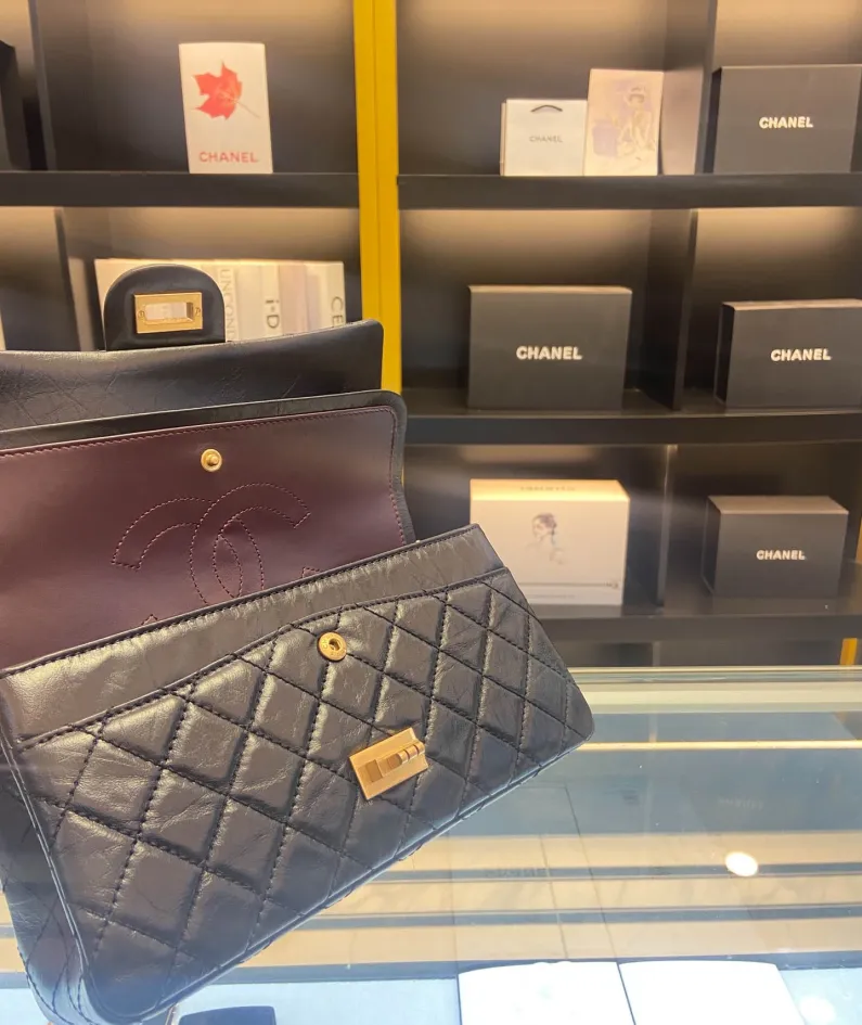 CHANEL Size: 24cm Ident No.: 037586
