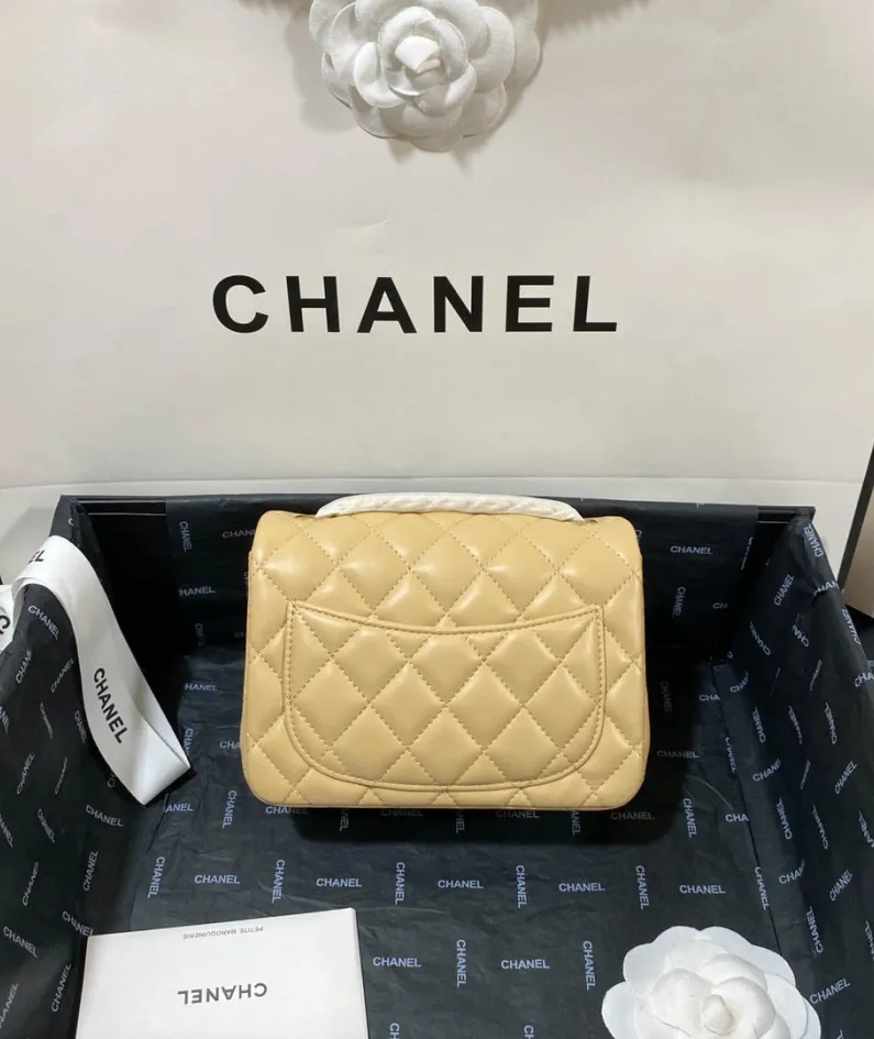 Lambskin Model: 1115 Size: 17cm