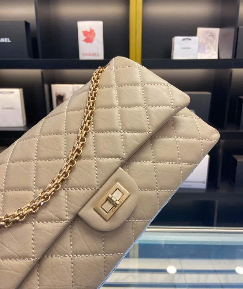 CHANEL Size: 24cm Ident No.: 037586
