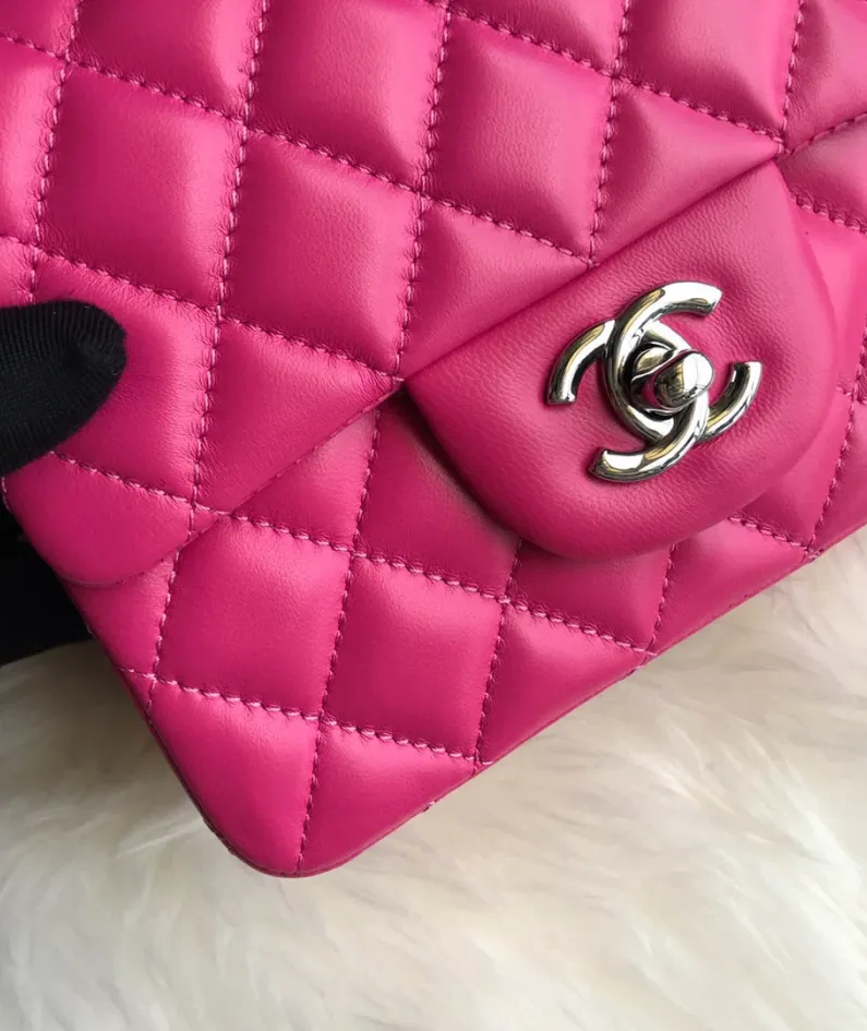 Lambskin Model: 1115 Size: 17cm