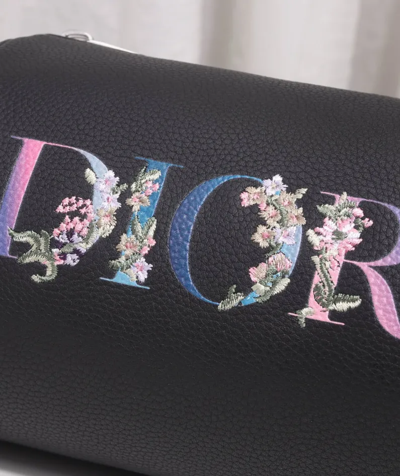 Size: 17 x 11.5 x 11.5 cm