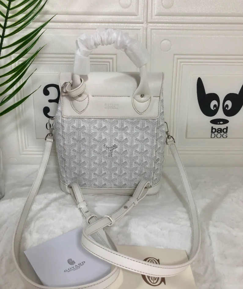 Goyard Size: 19*9*20cm