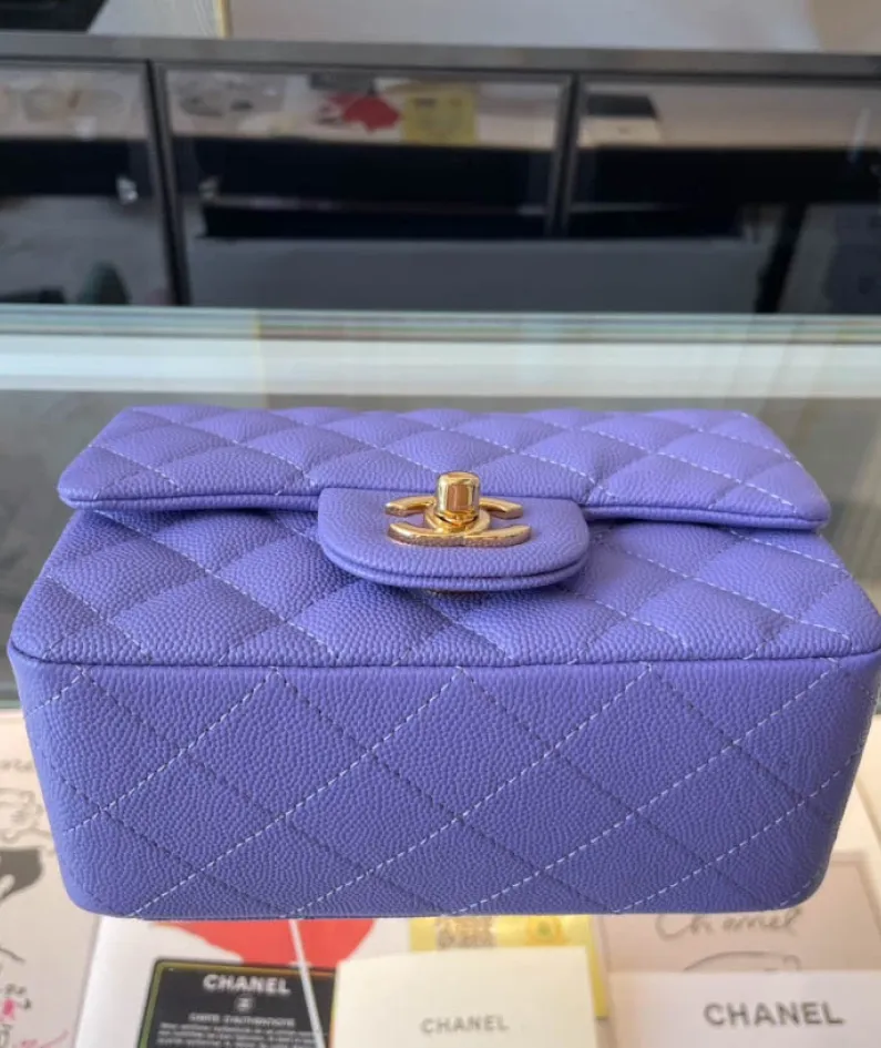 Light Silver Metal Bag Size: 17cm Ident No.: 01115