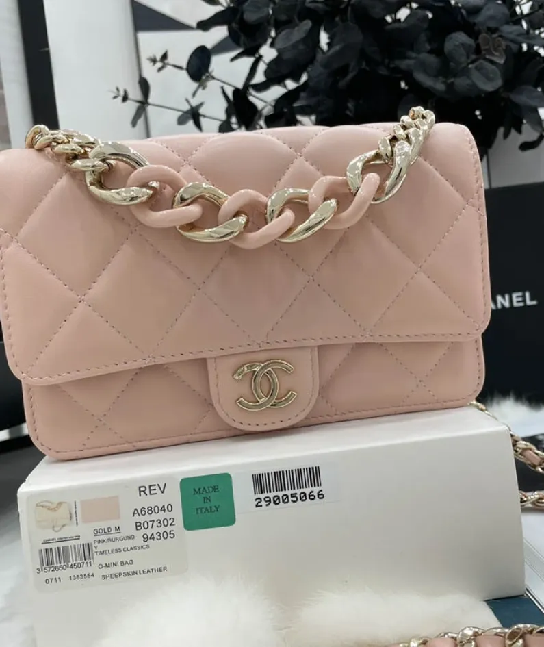 Handbag Size: 19cm Model Number: AP2377/B07302