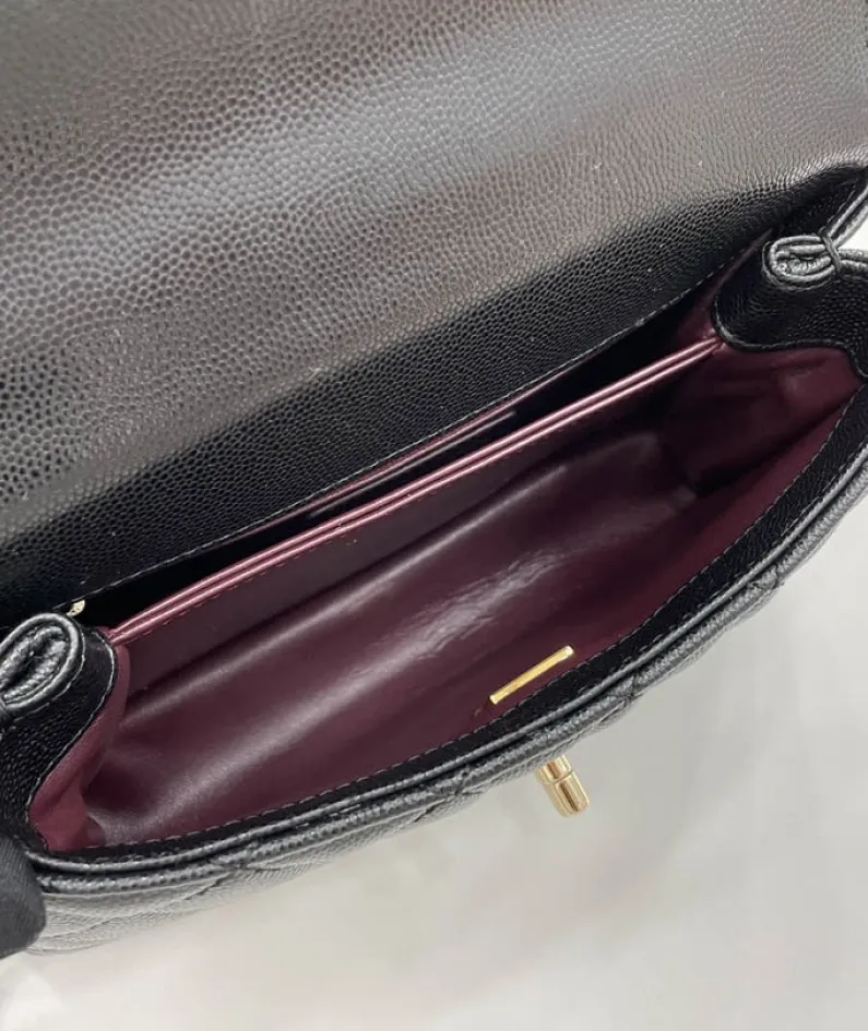 Chanel Size: 19cm*23cm*28cm Model: AS2215/92990/92991