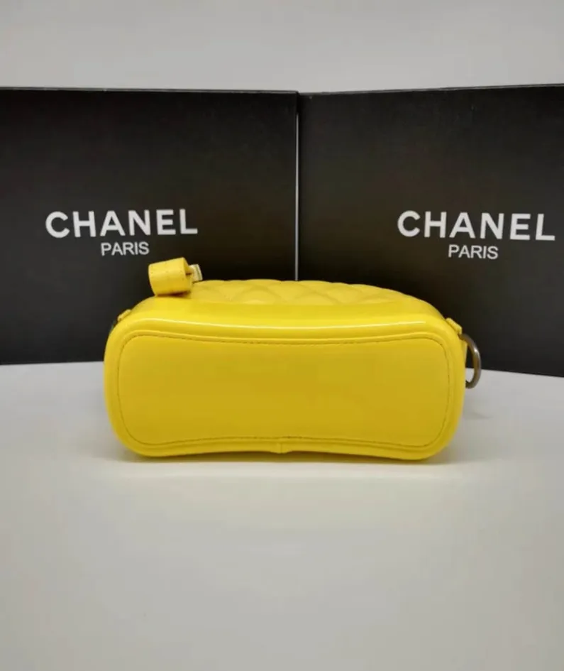 Chanel Size: 20.16.8