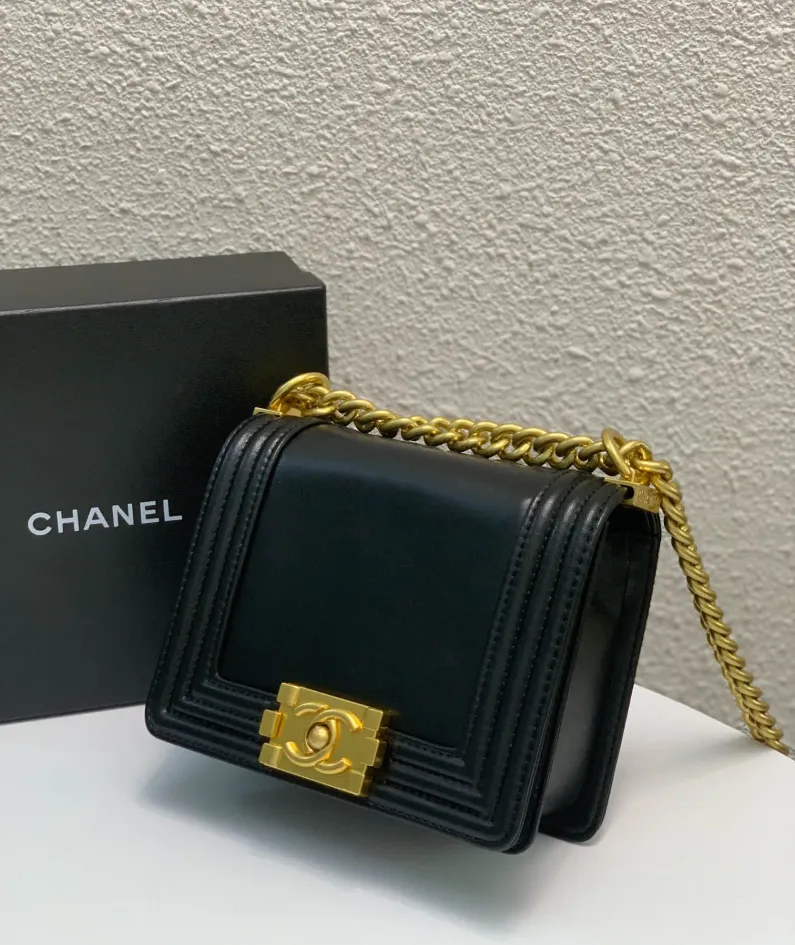 Large vintage gilt size: 18X13X6.5cm