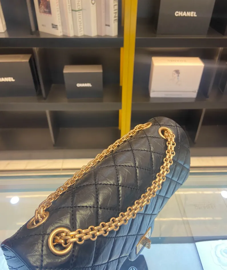 CHANEL Size: 24cm Ident No.: 037586