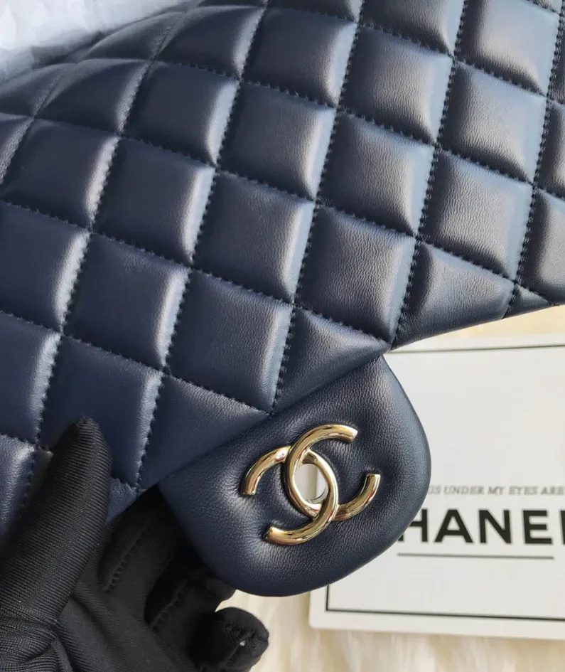 Lambskin Model: 1113 Size: 30cm