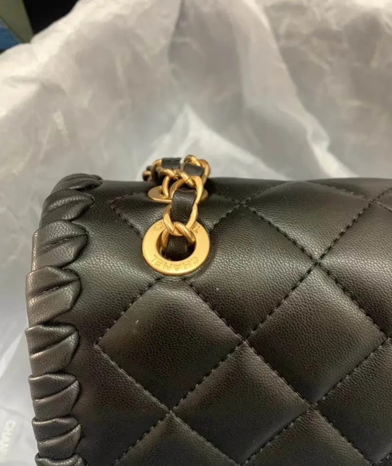 Chanel Tofu Bun Size: 22cm Style: AS2496