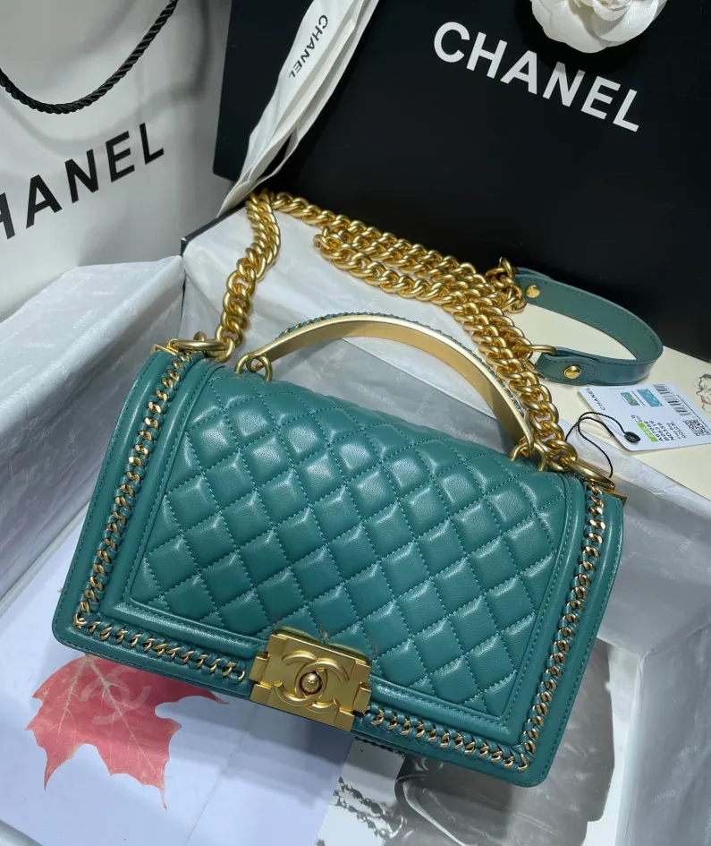 CHANEL Wrist Bag Model: 67086-1 Size: 25