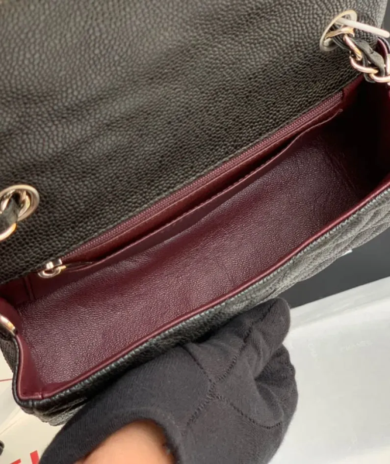 Lambskin Small Bag Size:20X13x7cm Model: 1116
