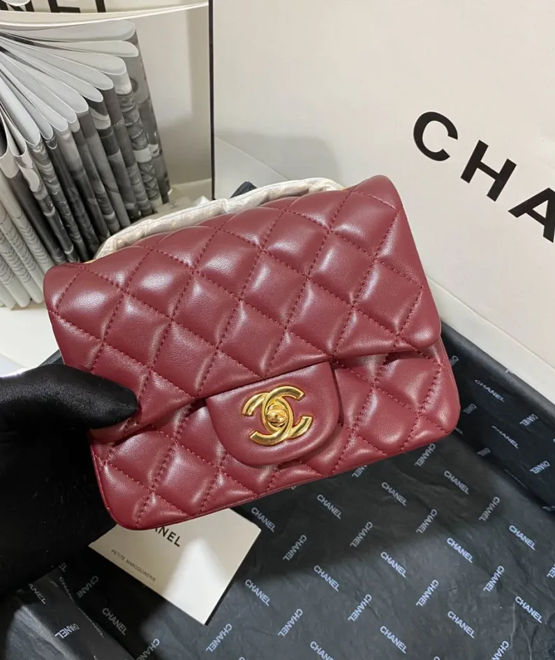 Lambskin Model: 1115 Size: 17cm