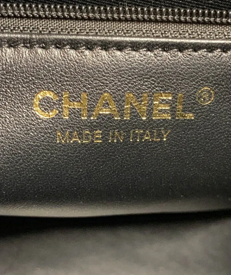 CHANEL Size: 30x14X24cm,
