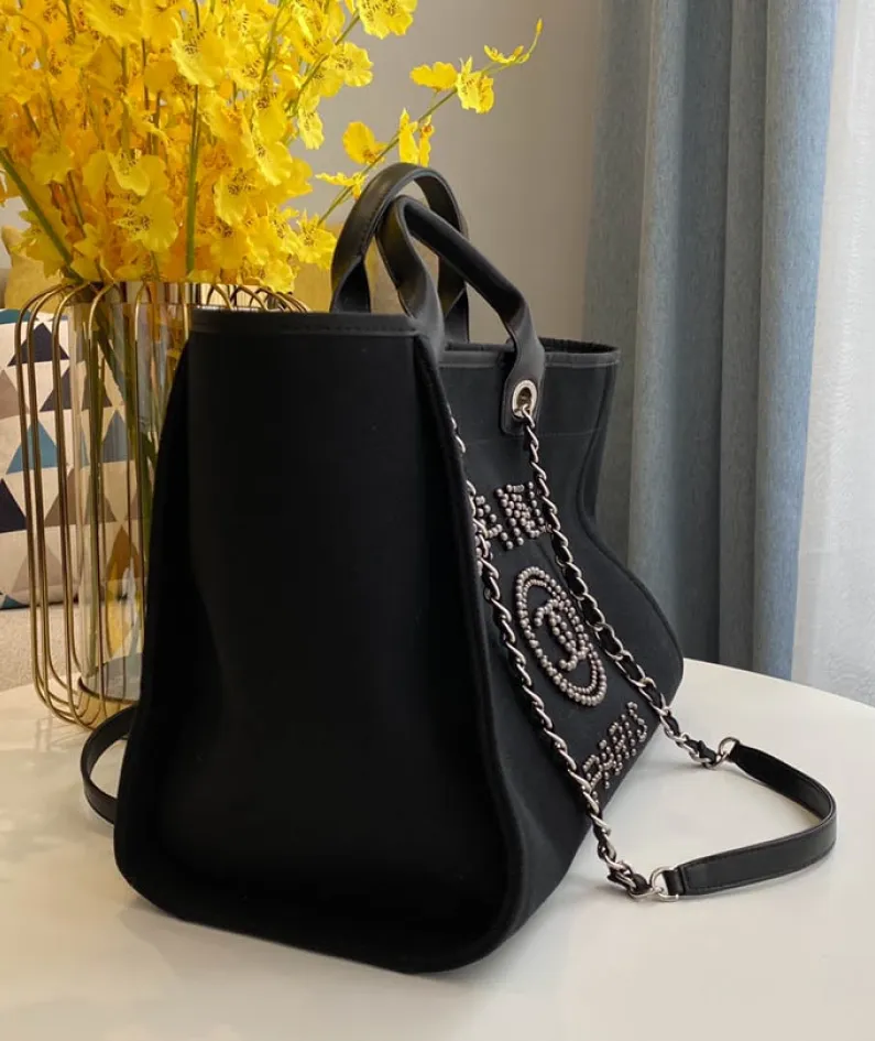 Chanel Model: AS66941 Size: 39cm