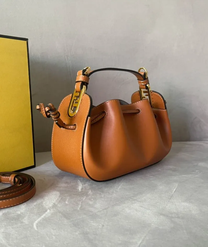 Size 21.5*17*14cm