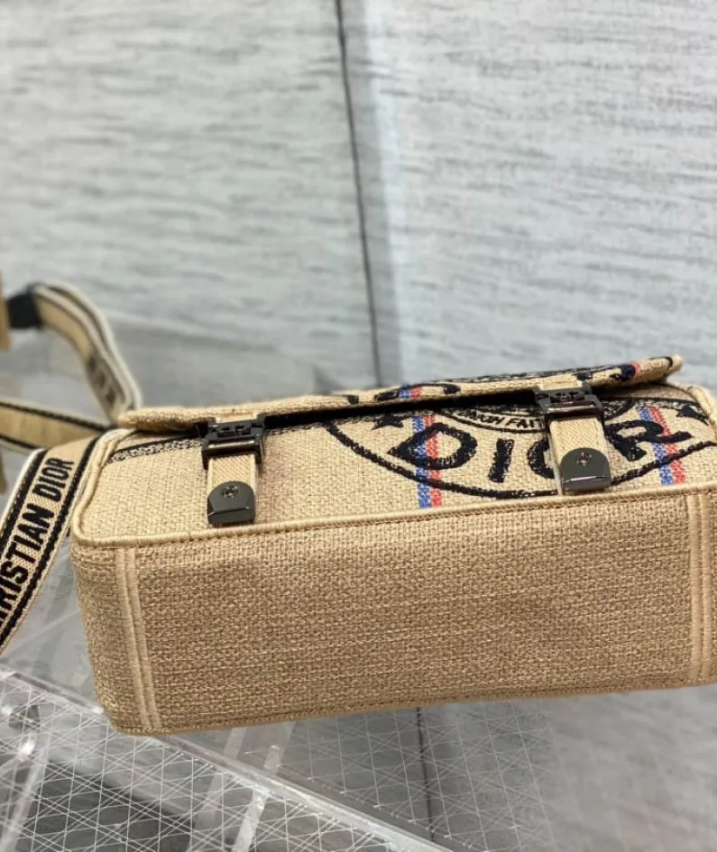 size:23*15*8cm