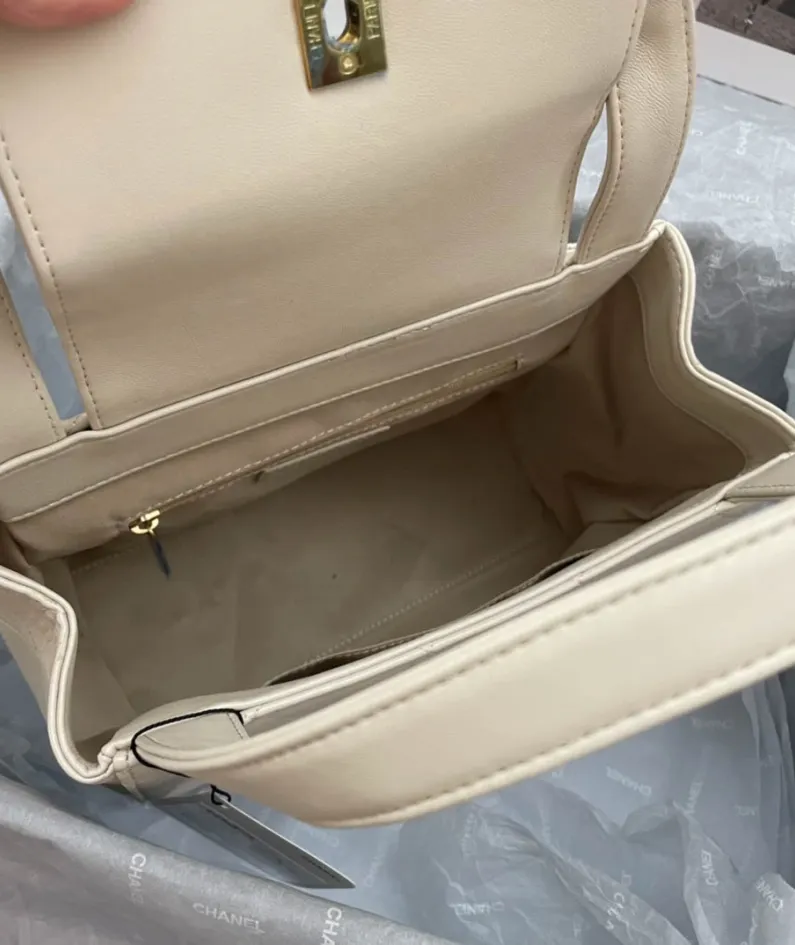 Handbag Size: 23 29 9cm Style: AS2457