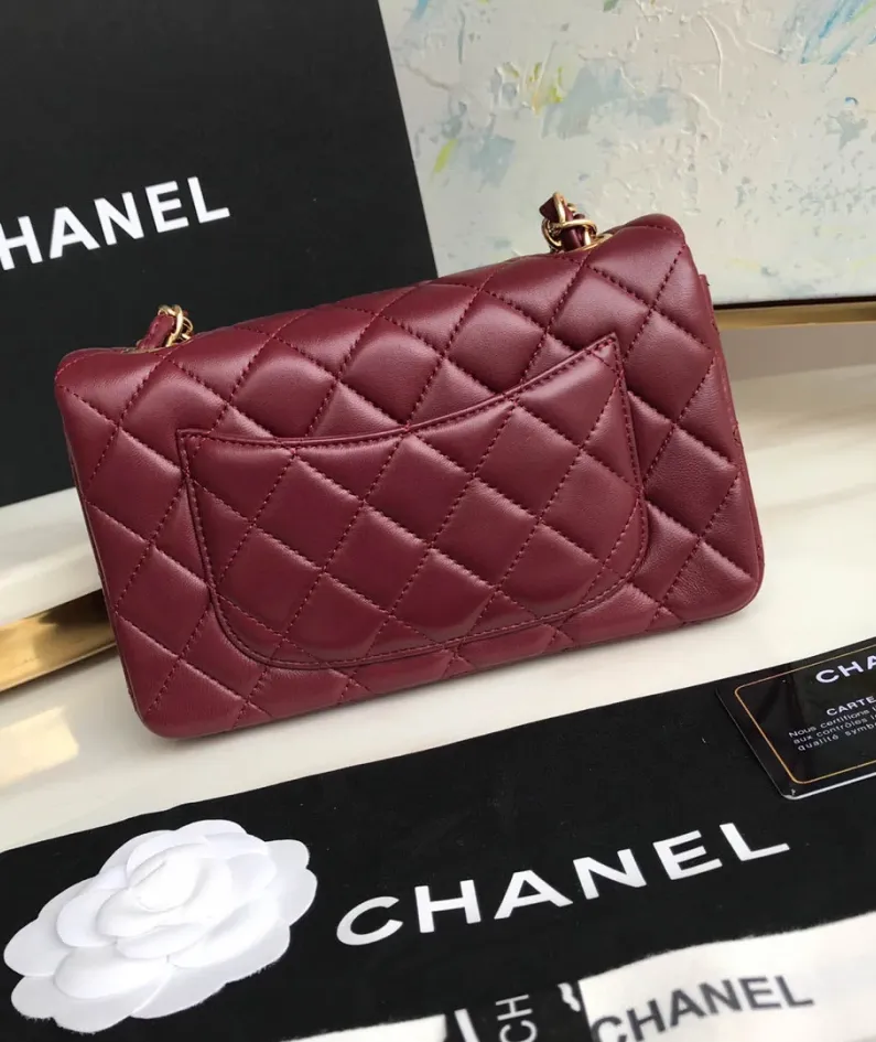 Lambskin Small Bag Size:20X13x7cm Model: 1116