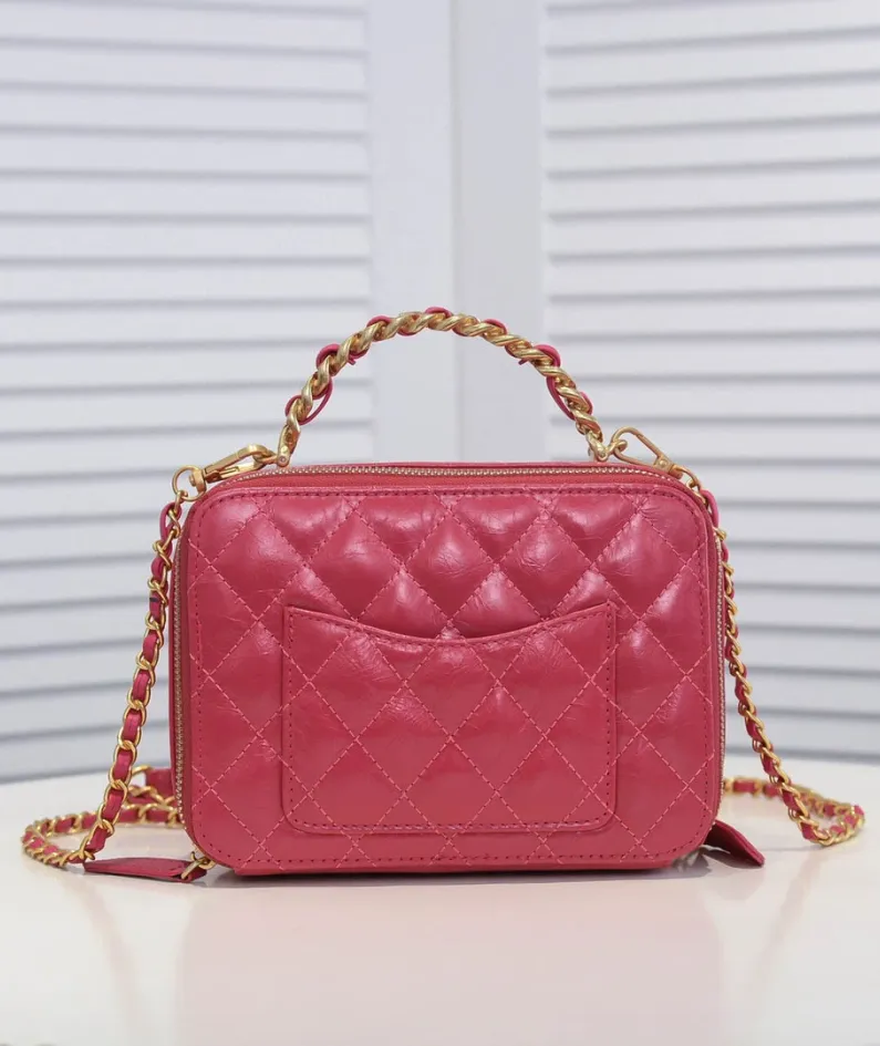 Chanel Size: Large 13.5*18.5x7.5cm Style Number: 9055