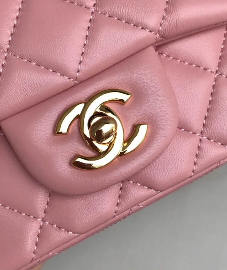 Lambskin Small Bag Size:20X13x7cm Model: 1116
