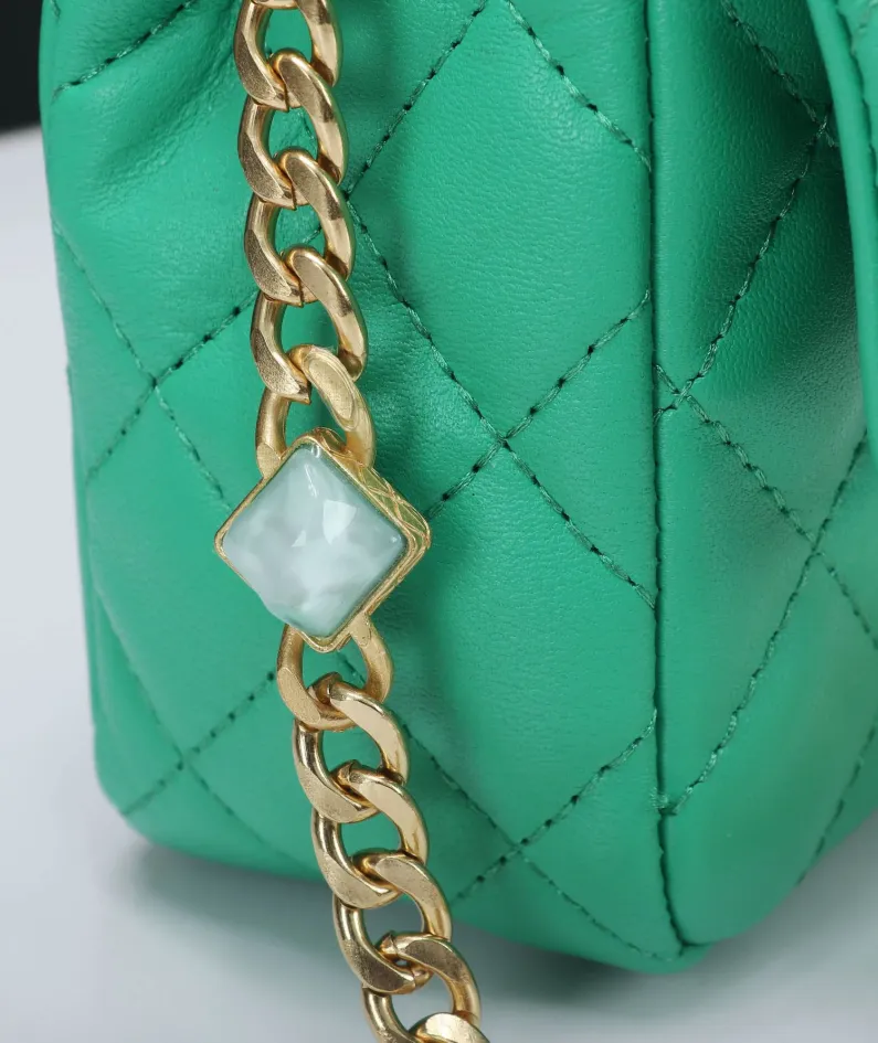 Chanel Stone Chain Bag Size: 21/13/6 Style: 611