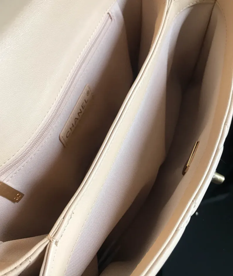 Double Golden Ball Handbag Model: AS1918 Size: 26x16.5x