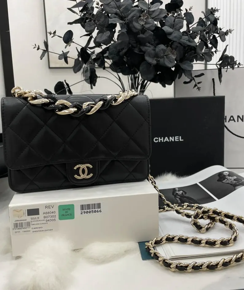 Handbag Size: 19cm Model Number: AP2377/B07302