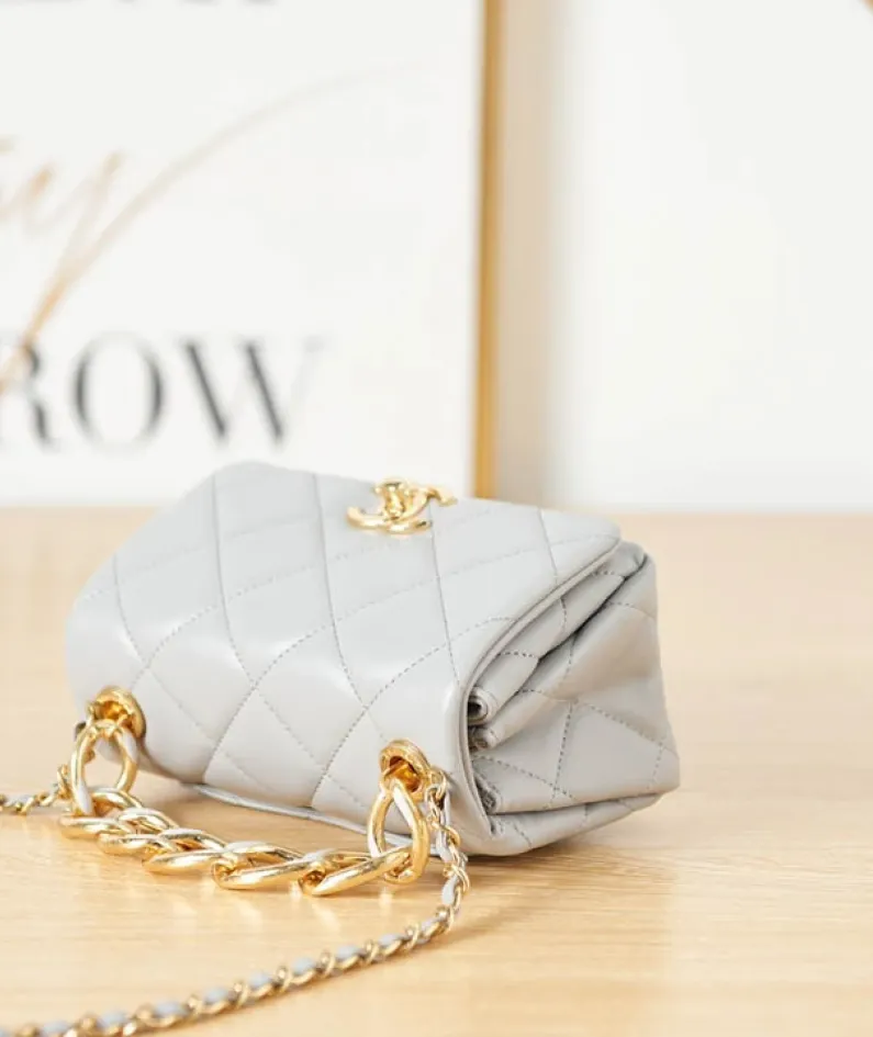 Lambskin Style: AS3366 Size: 20X9X13.5Cm