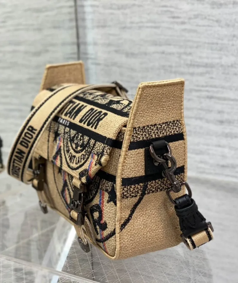 size:23*15*8cm