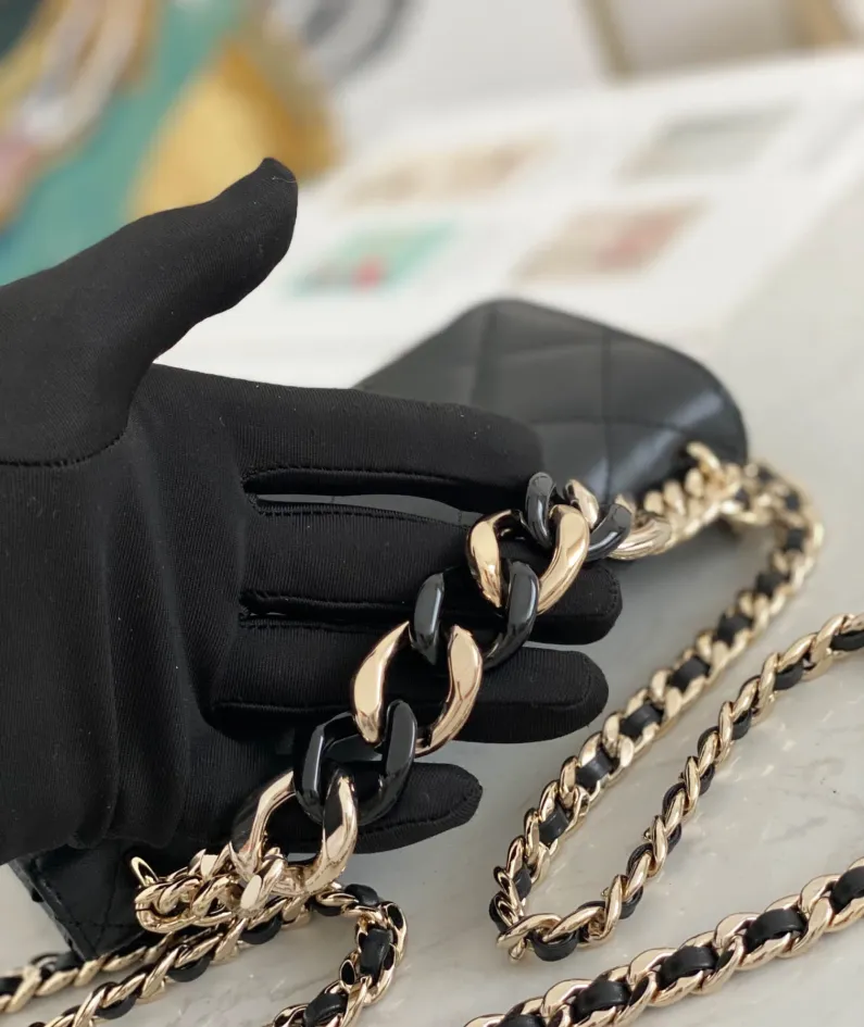 Lambskin Size: 19cm Style: 81171