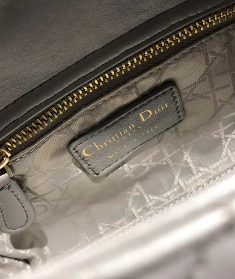 Classic size:17155cm Colour scheme: pearl grey