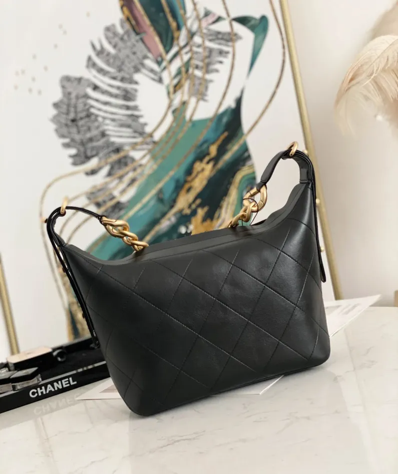 Hippie bag calfskin Size: 28*17*9*cmModel: 2910