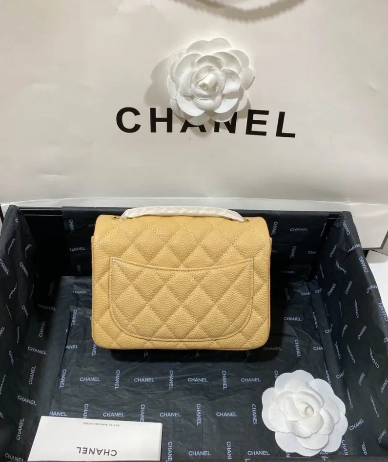 Lambskin Model: 1115 Size: 17cm
