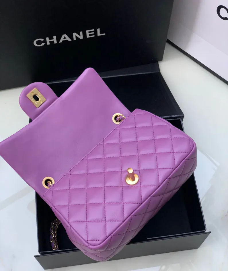 Chanel Model: S1160 Size: 26cm