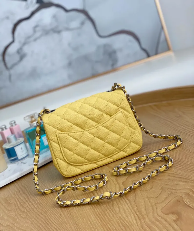 Lambskin Model: 1115 Size: 17cm