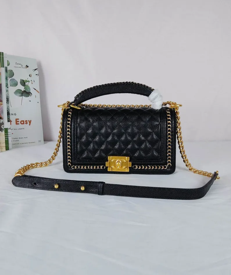 Lambskin Size: 25*16*9cm Style: 67086-1