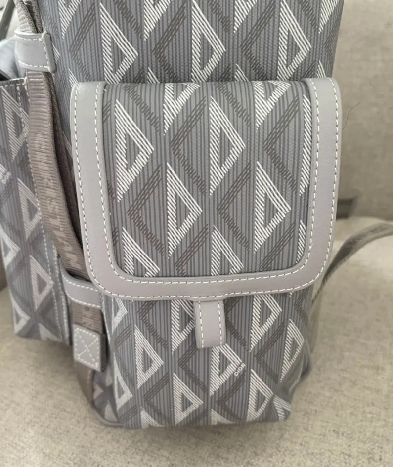 Hit the Road Shoulder Bag Size: 43*51*20