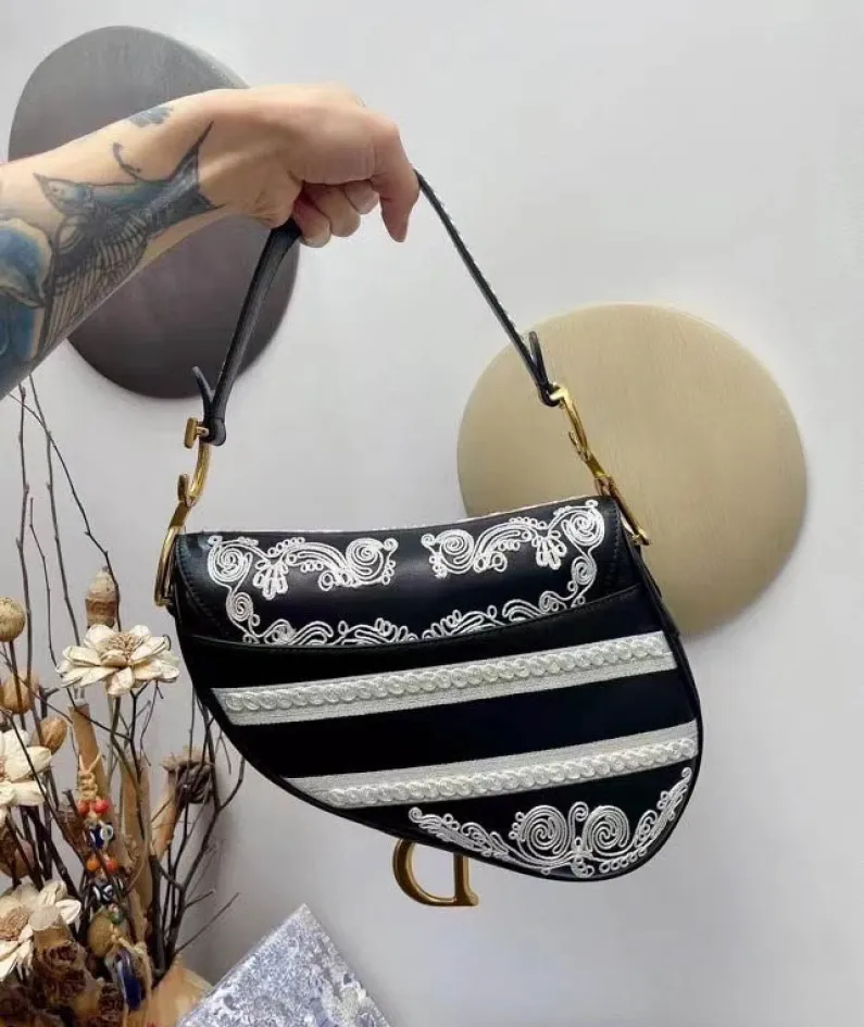 saddle limited edition size: 25.5 x 20 x 6.5 cm