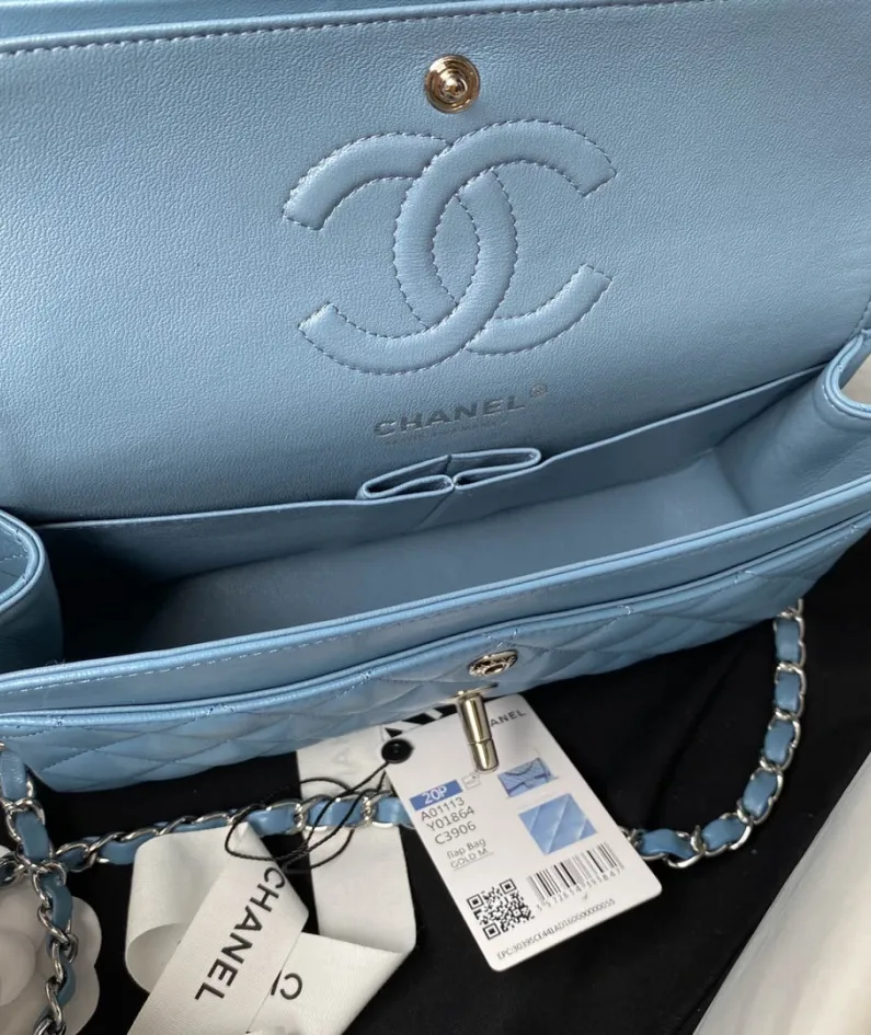 Chane1 Classic Flap Bag Model: A01113 Size: 23cm