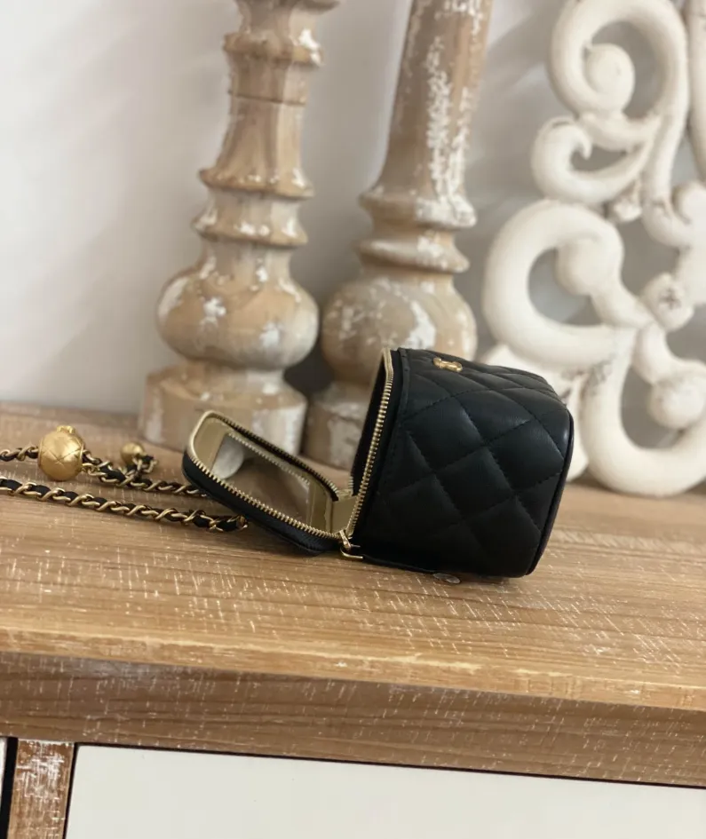 Classic Chain Size: 10.5 8.5 7cm Code: 81219