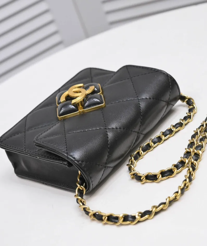 CHANEL retro bag size: 22*7.5*14cm