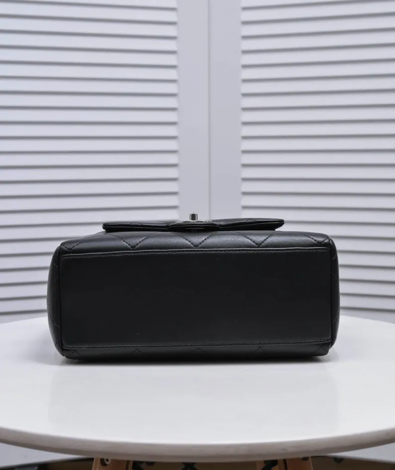Chanel Style: 9067 Size: 26x23cm