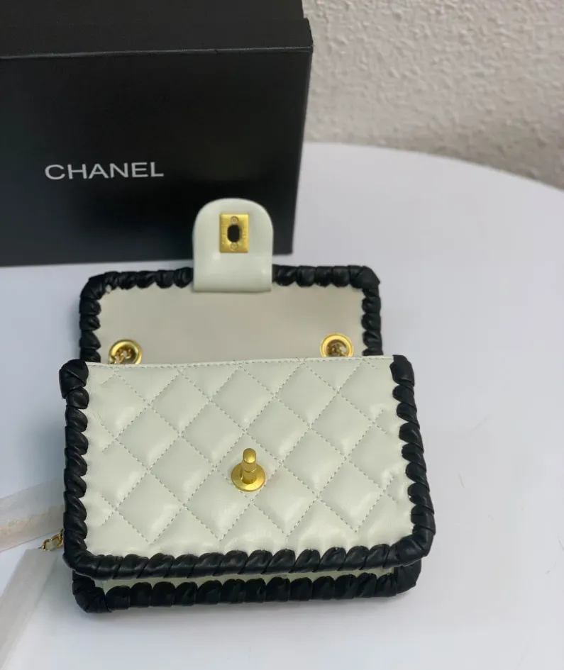 Lambskin Size: 19cm