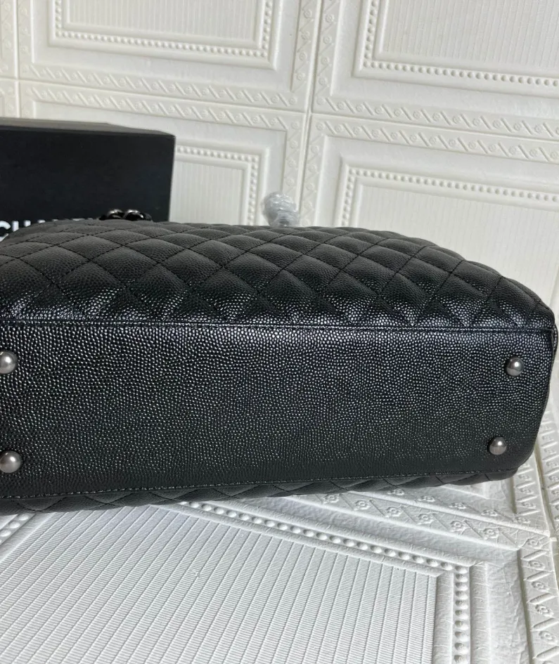 CHANEL palm pattern Size: 35*30*13 Style: 8007